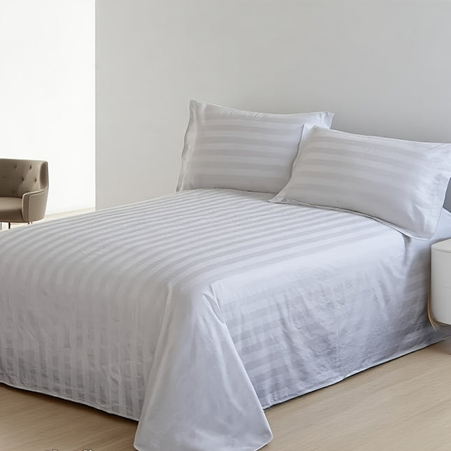 A Complete Set of White Bedding, Striped Double Bedding, Soft And Comfortable Down Comforter Cover