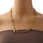 Necklace / Gold