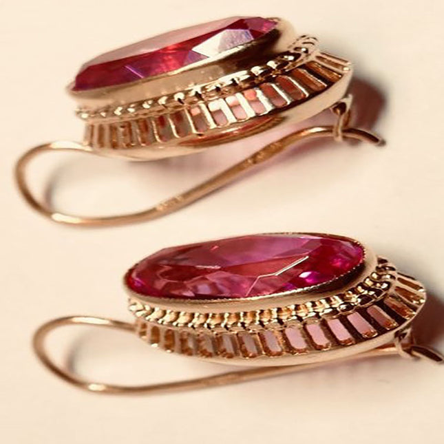 Fashionable Simple 18k Golden Hollow C- Type Red Gem Keel Ear Clip For Women