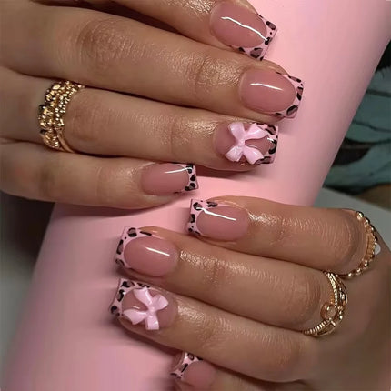 24pcs Sweet Cat Eye French Press on Nails Diamond-Pointed