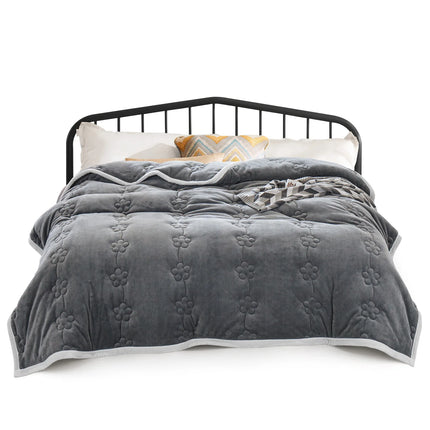 Extra Thick Blanket for Sofa Recliner Bed Warm 3 Layers Flannel Blanket for Winter , Plush Quilt Breathable Velvet Comforter