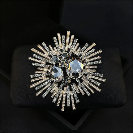 New Shiny Sun flower Brooches For Women Luxury Big Pearl Rhinestone Brooch Pins Jewelry Dress Suit Accessories Wedding Gifts