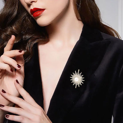 New Shiny Sun flower Brooches For Women Luxury Big Pearl Rhinestone Brooch Pins Jewelry Dress Suit Accessories Wedding Gifts