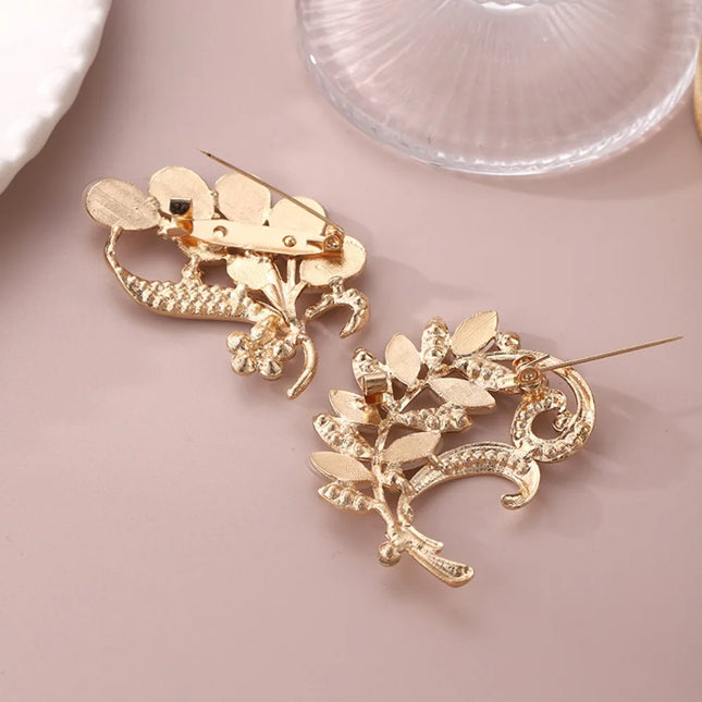 New Rhinestone Brooch Women Fashion Flower Butterfly Pearl Brooch Anti-glare Alloy Brooch Pin Headscarf Accessories Jewelry Gift