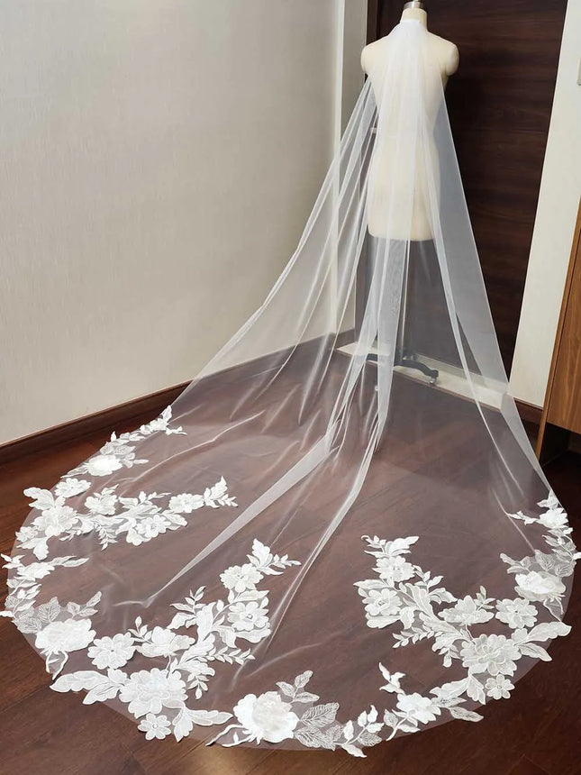 Customized Fairy Floral Lace Wedding Veil High Quality Bridal Veil with Comb 3 Meters Long Single Tier Head Veil