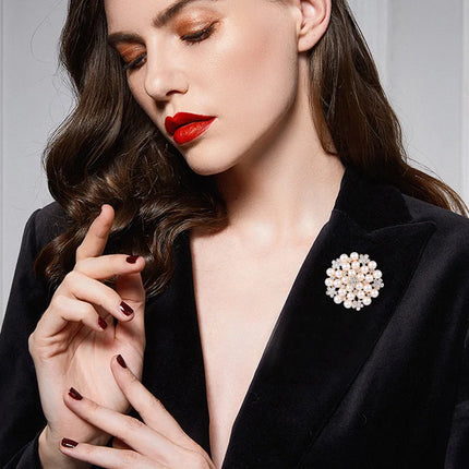 New Shiny Sun flower Brooches For Women Luxury Big Pearl Rhinestone Brooch Pins Jewelry Dress Suit Accessories Wedding Gifts