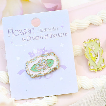 Metal Emblem Flower And Dream Tour Retro Girl Breastpin