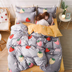 Strawberry farm / Fourpiece bed sheet / 1.5m