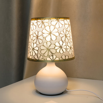 1pc Modern LED Table Lamp with Intricate Floral Pattern Shade, USB Powered, Adjustable BrightnessS