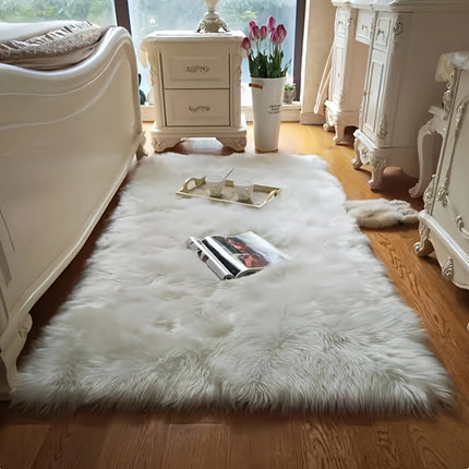 A Single Piece of Faux Carpet for Indoor Use, Extremely Soft And Fluffy, Suitable for Bedrooms.