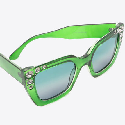 c43635bb3c9e4b9db0e88f8e6160b5b2-Max