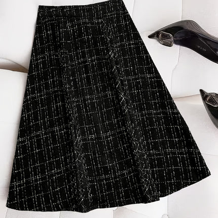 The Elegant A-Line Midi Skirt in Tweed Is Comfortable for Commuting During The Autumn And Winter Seasons.
