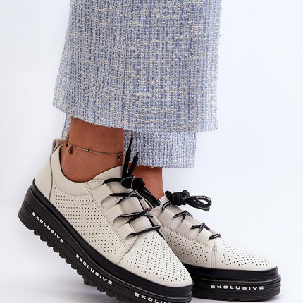  Low Shoes model 198009 Step in style 