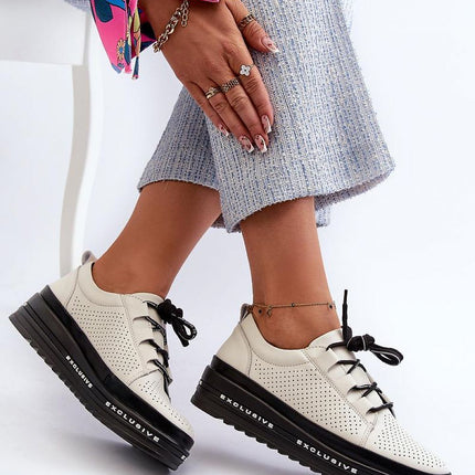  Low Shoes model 198009 Step in style 