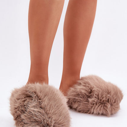  Slippers model 204953 Step in style 