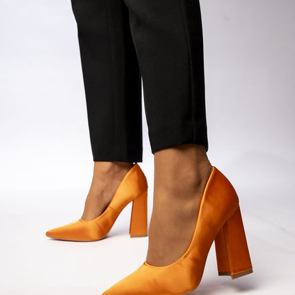  Block heel pumps model 210530 Inello 