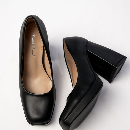  Block heel pumps model 210548 Inello 