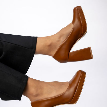  Block heel pumps model 210549 Inello 