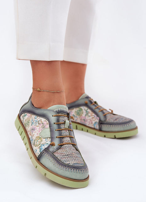  Low Shoes model 212570 Step in style 