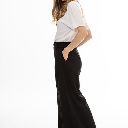  Women trousers model 225300 awama 