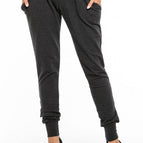 grey 2 / s