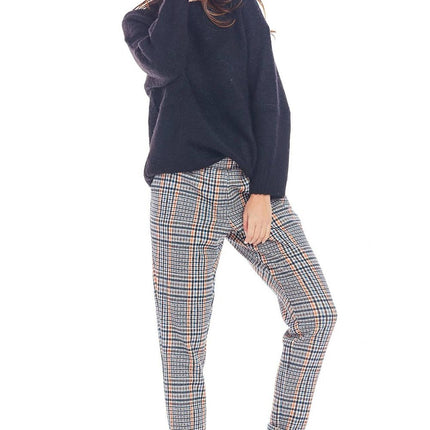  Women trousers model 148985 awama 