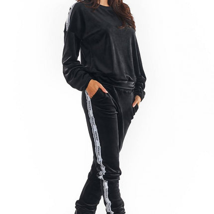  Tracksuit trousers model 149805 awama 