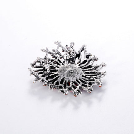 Fashion Creative Antique Silver Brooch With Diamonds