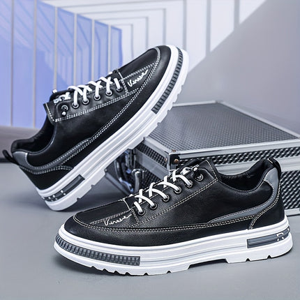 A Pair of Simple And Versatile Casual Sneakers.