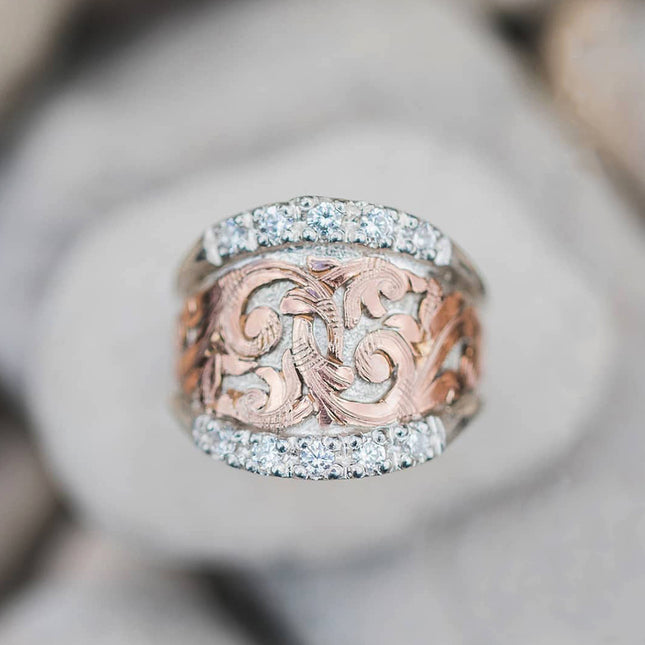 Vintage Court Style Floating Pattern Color Separation Ring