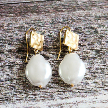 Fashion Simple Temperament Simulation Shaped Pearl Earrings