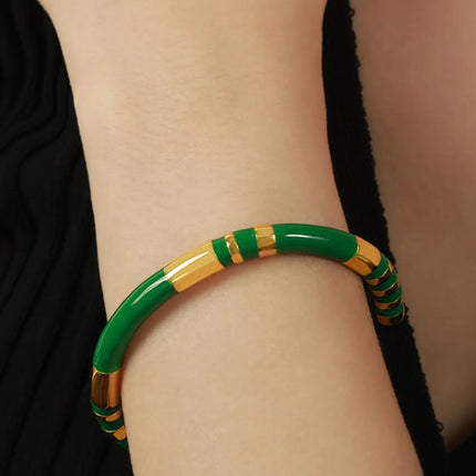 e9fcbb79-baf8-42b1-a931-fcdeb946ce97-Max