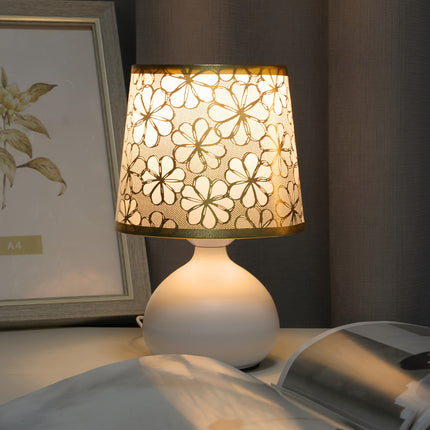 1pc Modern LED Table Lamp with Intricate Floral Pattern Shade, USB Powered, Adjustable BrightnessS