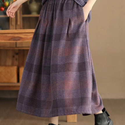 Women'S Mid-Length A-Line Skirt in Autumn And Winter with a Check Pattern.