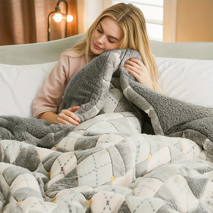 Luxury Milk Light Beige Quilted Comfort Duvet 300GSM Winter Bedspread, Soft Warm Plaid Bed Cover