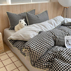 Rolled Black Grid / 150cm Bed Sheet