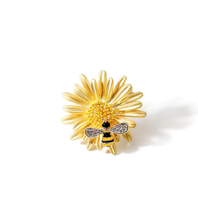 Chic Sweet Daisy Little Bee Brooch Women