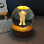 Astronaut / Usb Plug In
